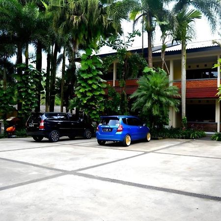 Augusta Sukabumi Hotel Esterno foto