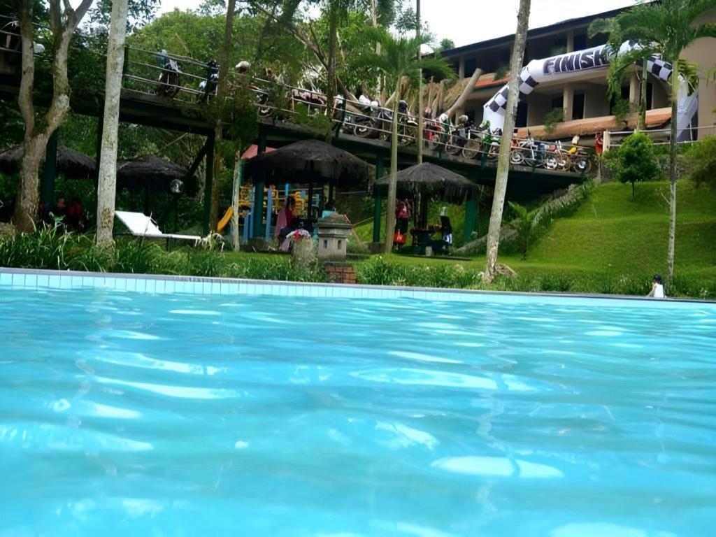 Augusta Sukabumi Hotel Esterno foto