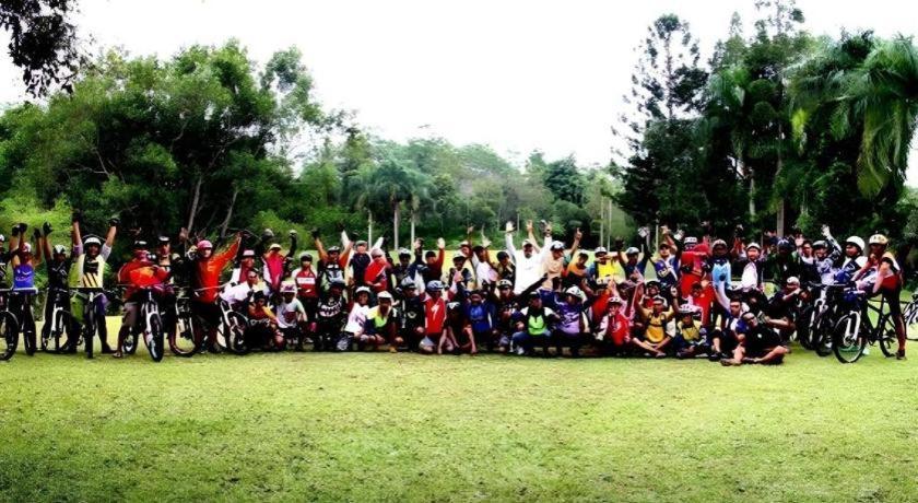 Augusta Sukabumi Hotel Esterno foto