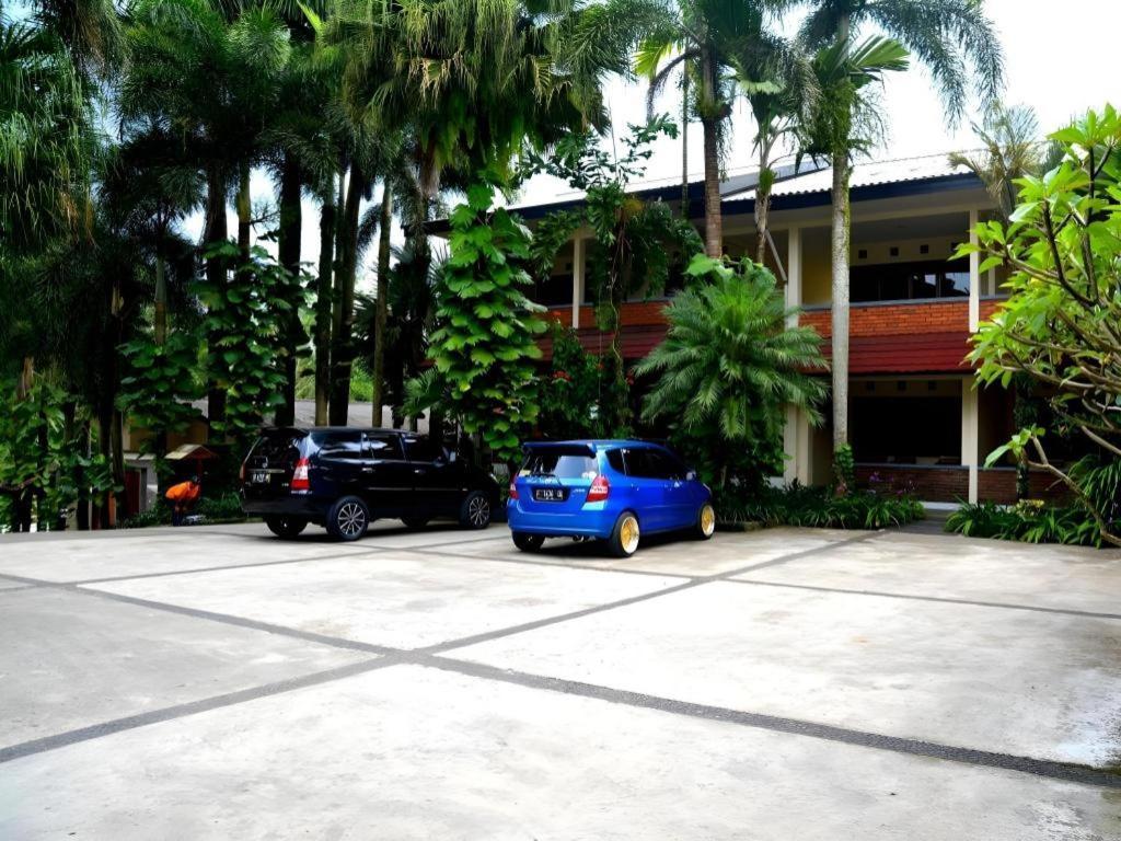 Augusta Sukabumi Hotel Esterno foto