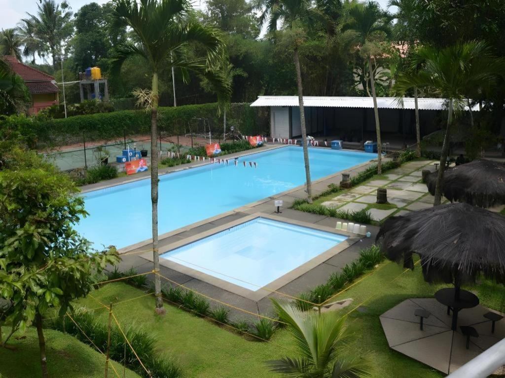 Augusta Sukabumi Hotel Esterno foto