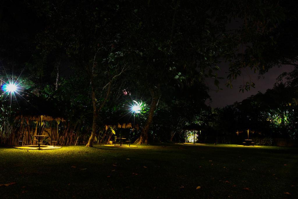 Augusta Sukabumi Hotel Esterno foto